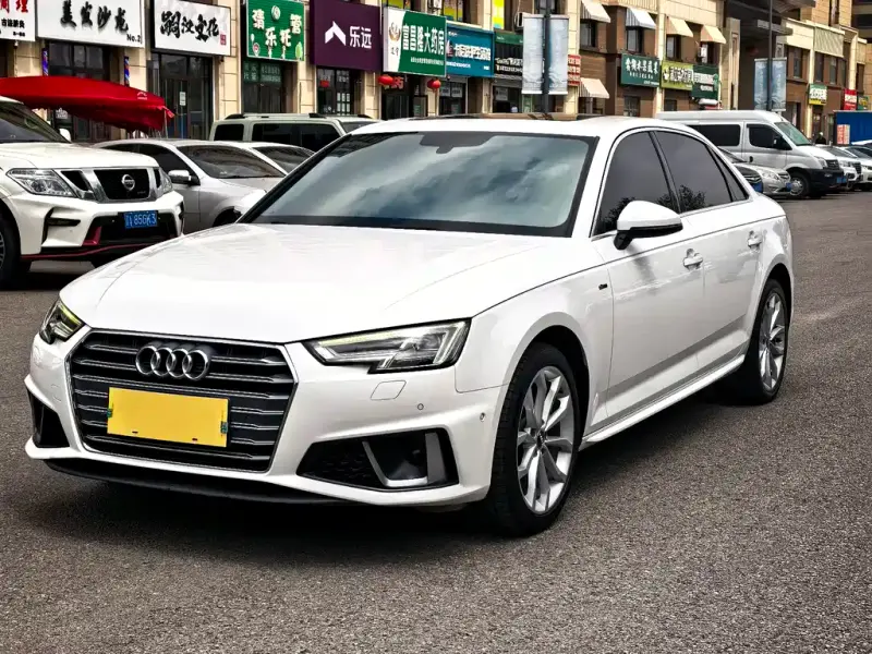 Audi A4L, 2020