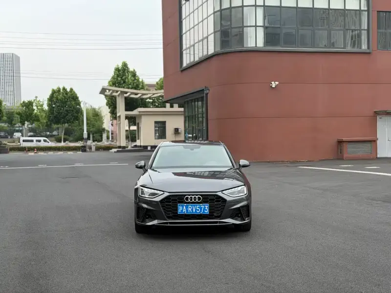 Audi A4L, 2021