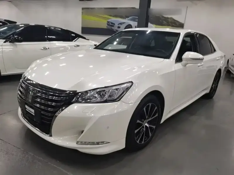 Toyota Crown, 2018