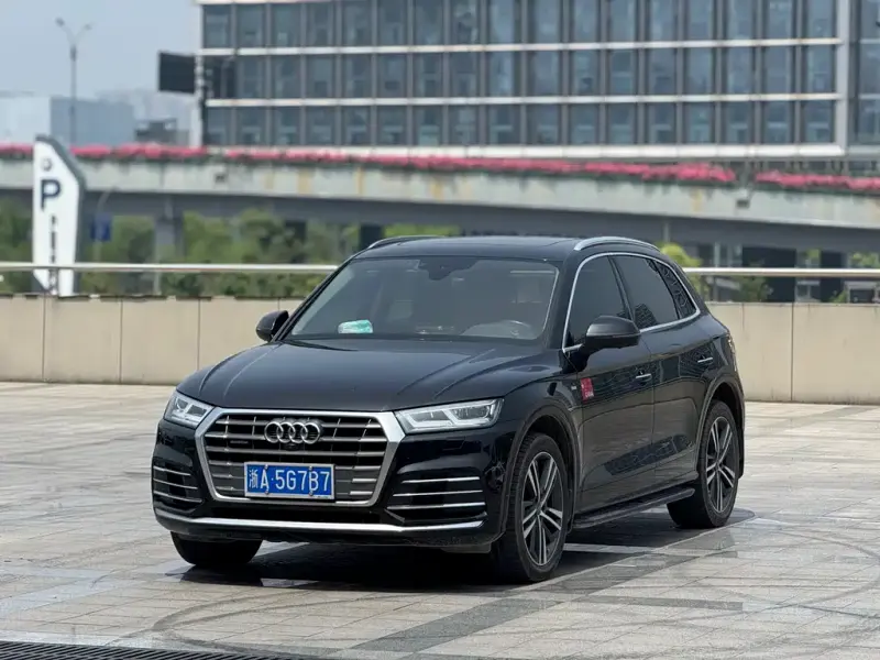 Audi Q5L, 2020