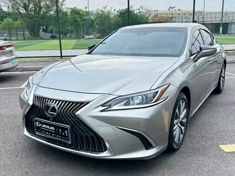 Lexus ES, 2019