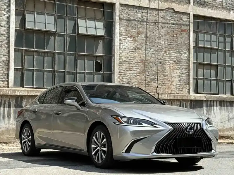 Lexus ES, 2019