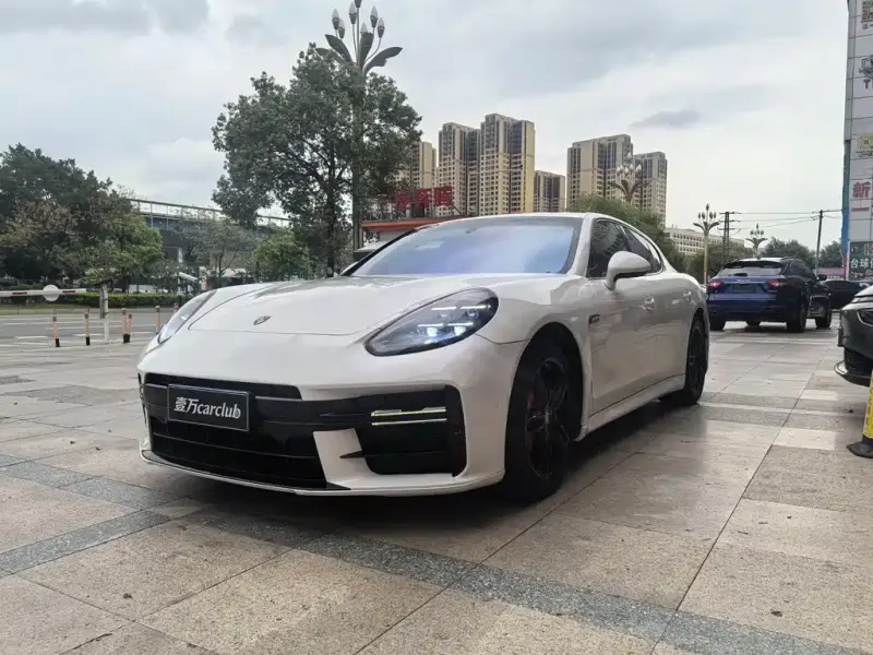 Porsche Panamera, 2011