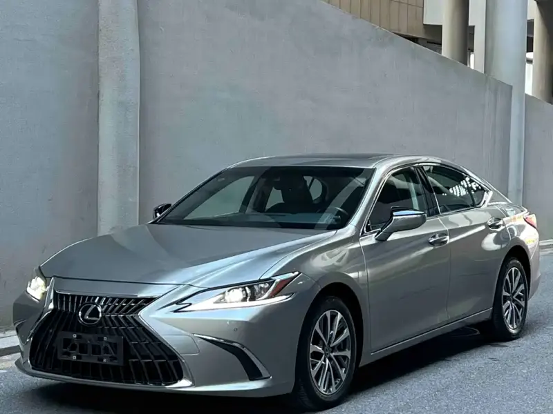 Lexus ES, 2023