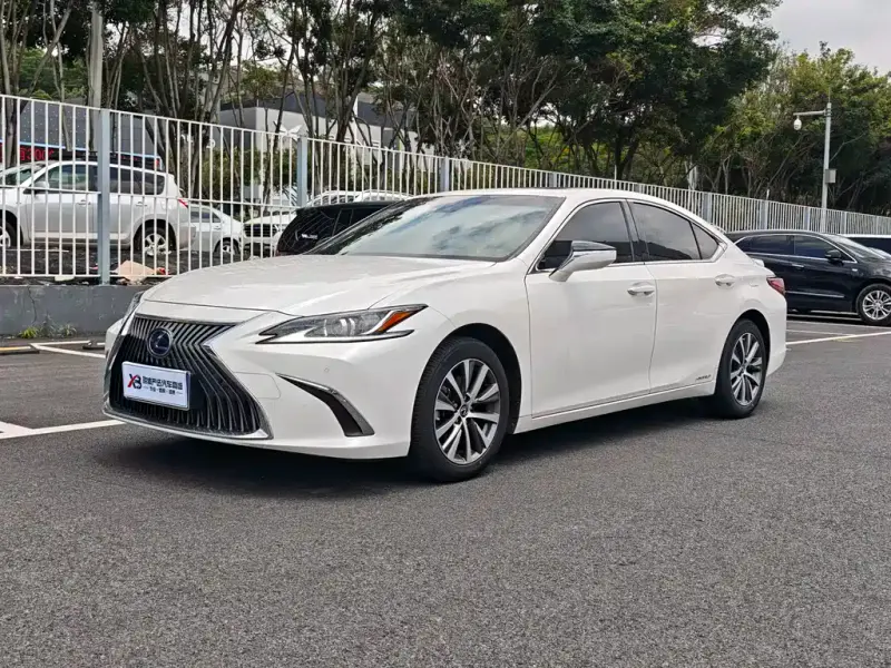 Lexus ES, 2021