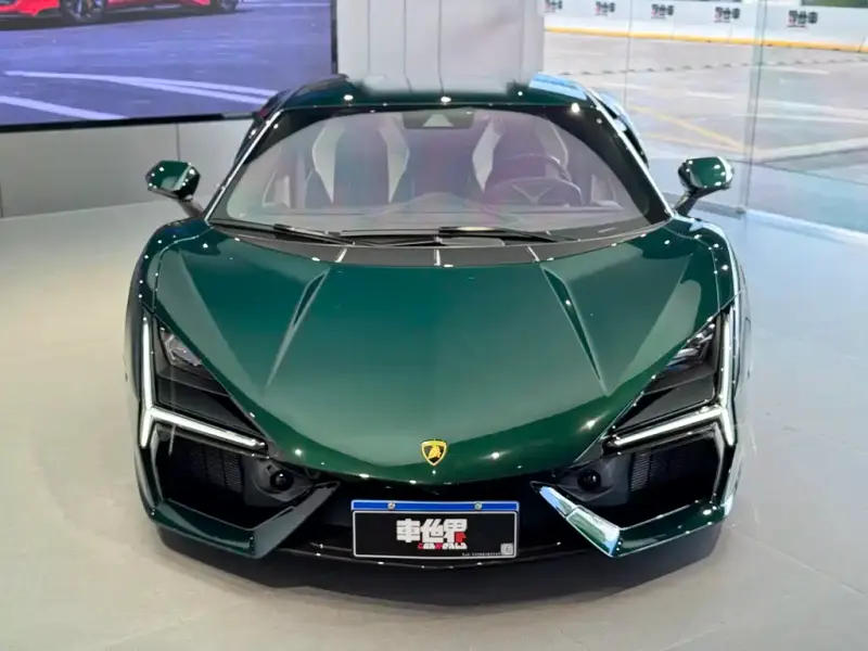 Lamborghini Revuelto, 2025