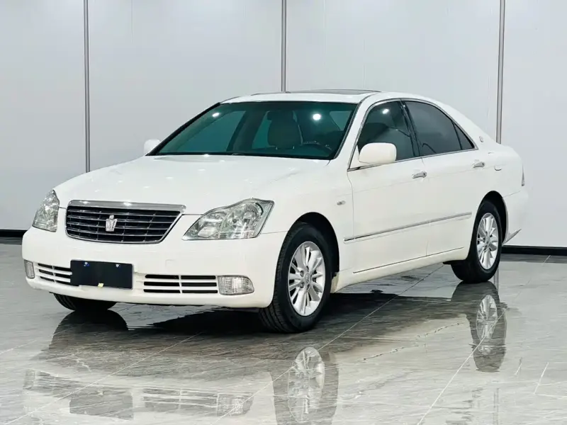 Toyota Crown, 2005