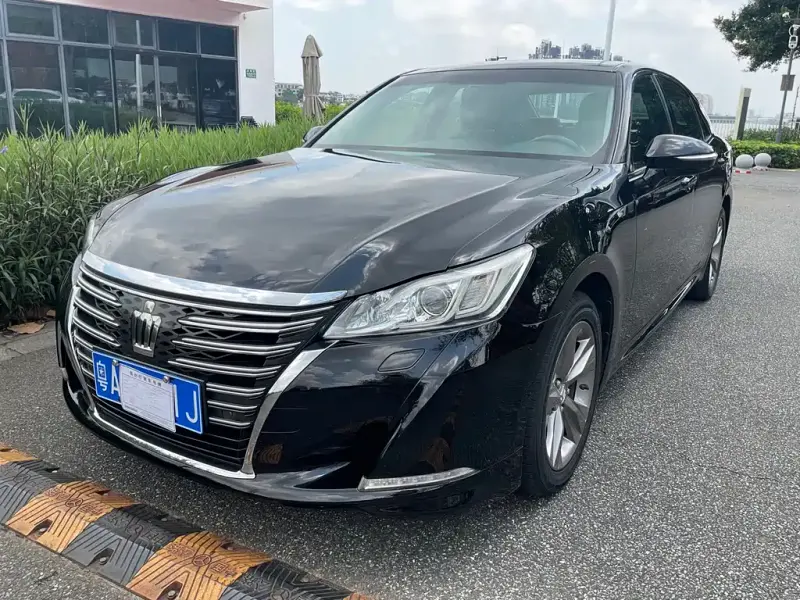 Toyota Crown, 2016
