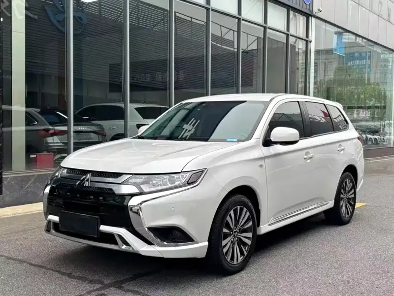 Mitsubishi Outlander, 2022