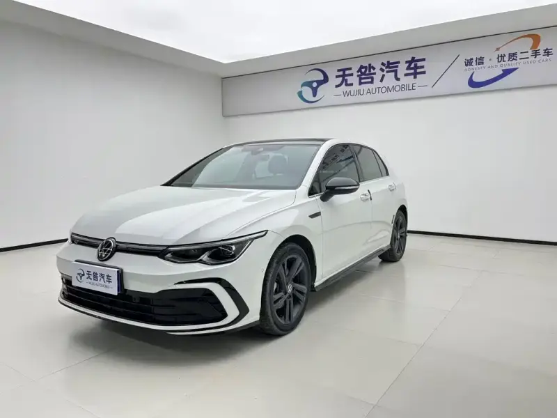 Volkswagen Golf, 2022