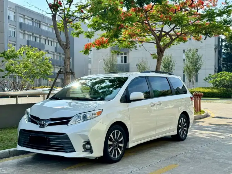 Toyota Sienna, 2020
