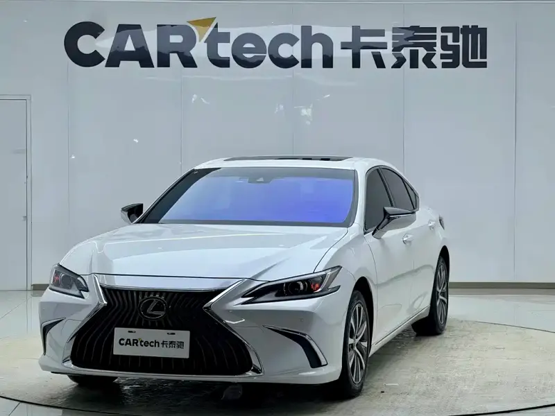 Lexus ES, 2021