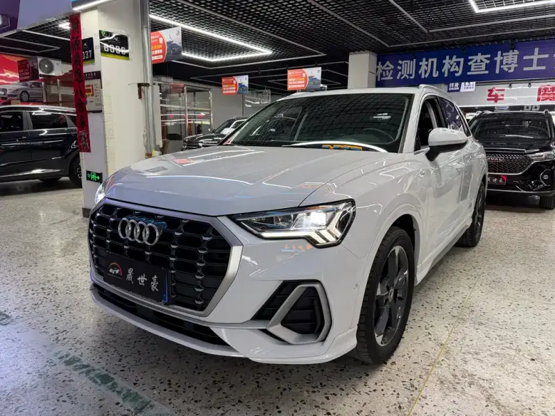 Audi Q3, 2022