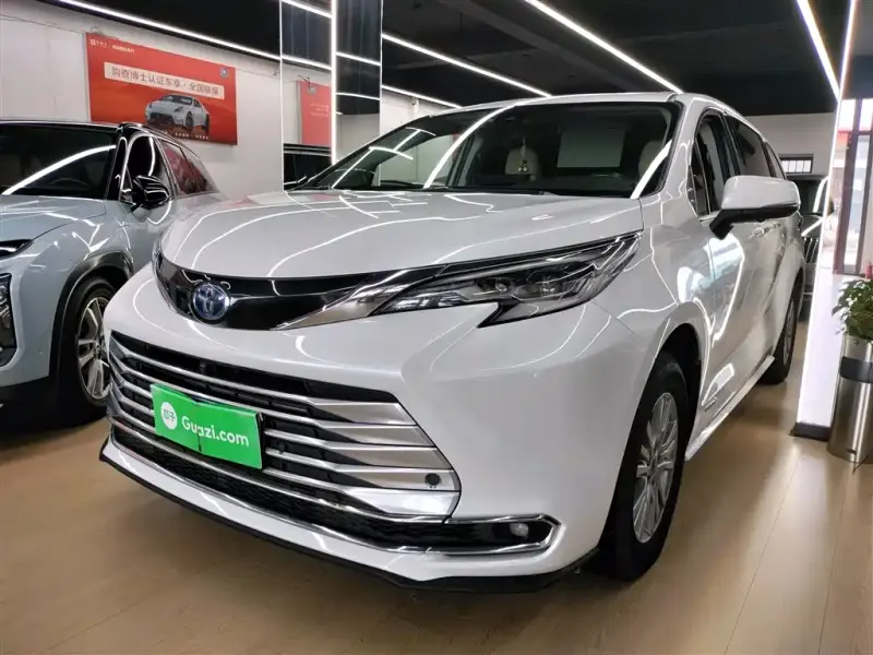 Toyota Sienna, 2023