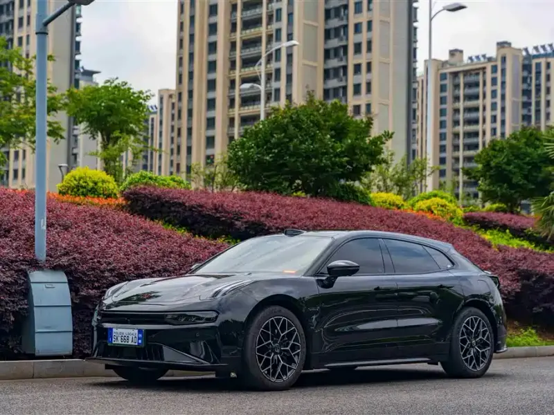 Zeekr 001, 2025