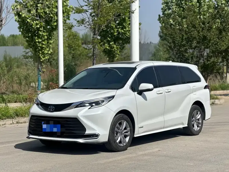 Toyota Sienna, 2024