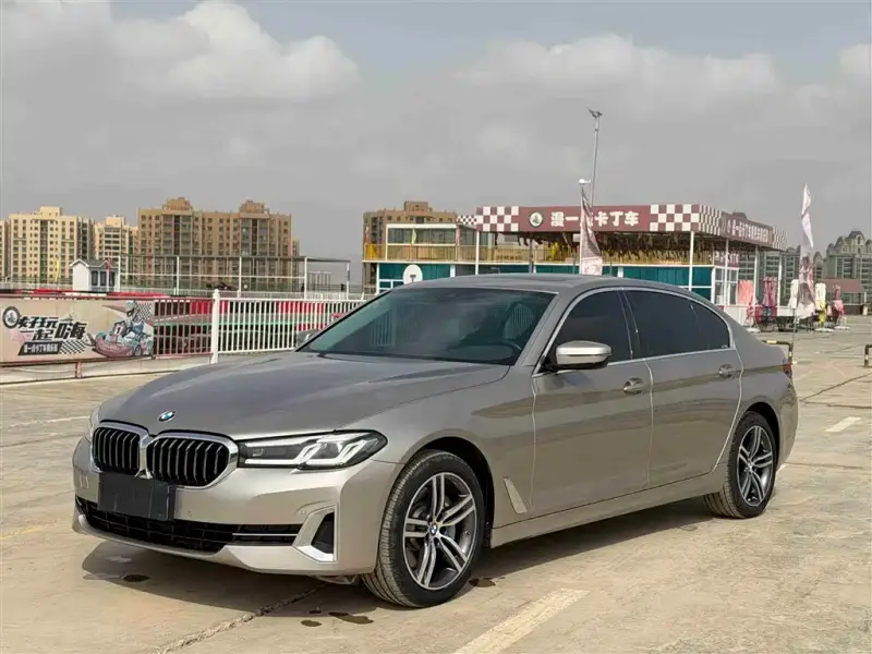 BMW 5 Series, 2022