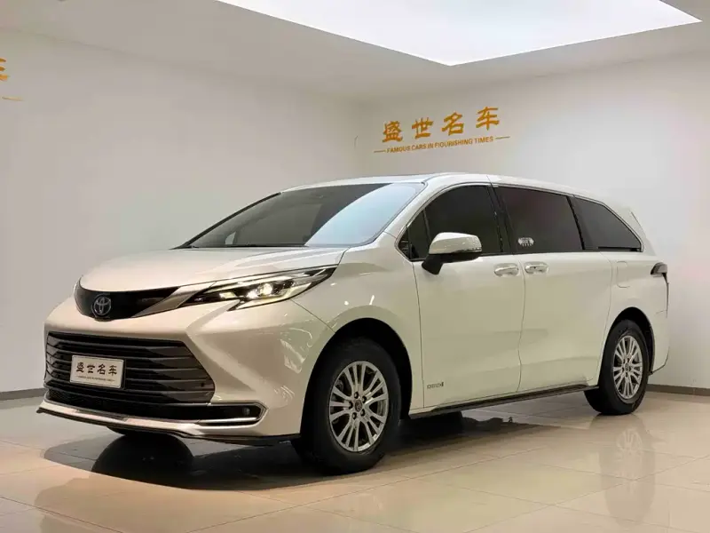 Toyota Sienna, 2023