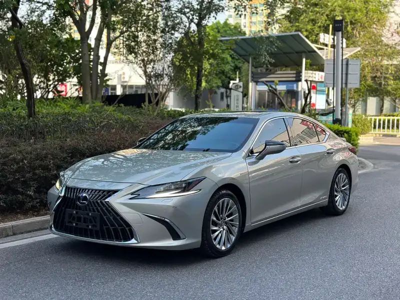 Lexus ES, 2021