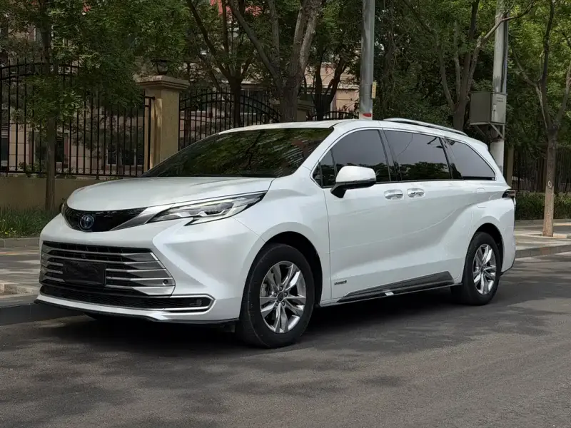 Toyota Sienna, 2023