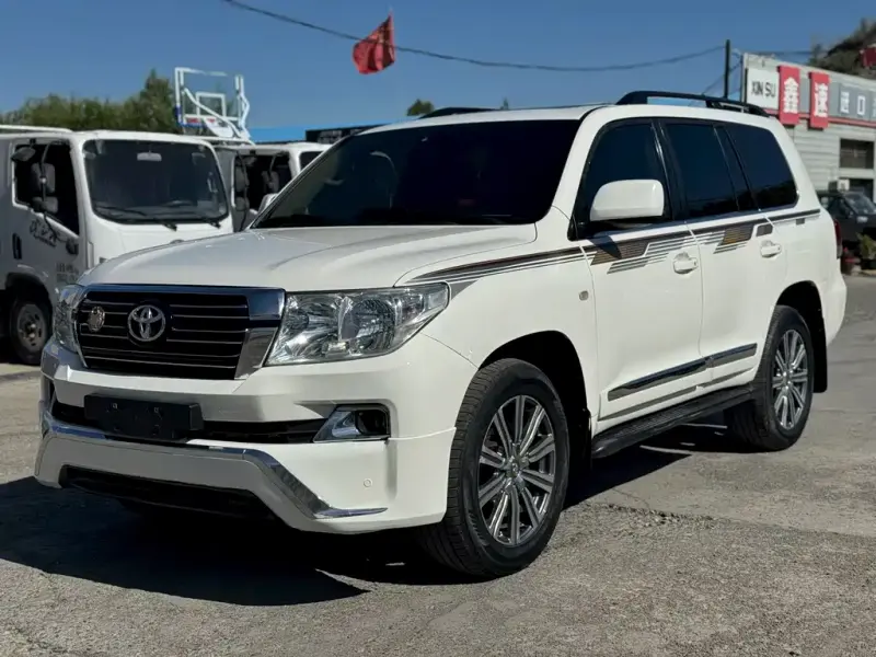 Toyota Land Cruiser, 2011