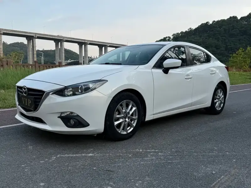 Mazda 3 Axela, 2016