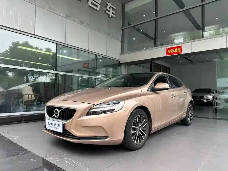 Volvo V40, 2017