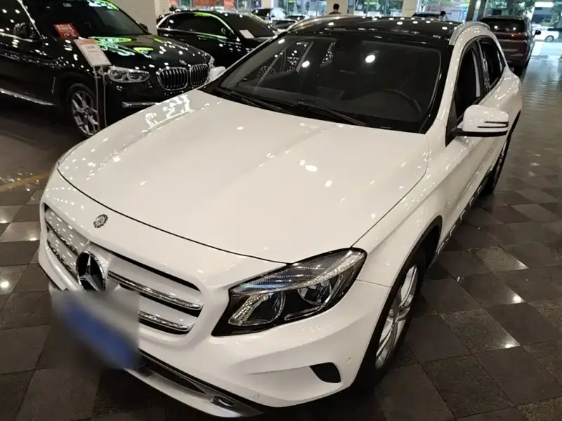 Mercedes-Benz GLA, 2015