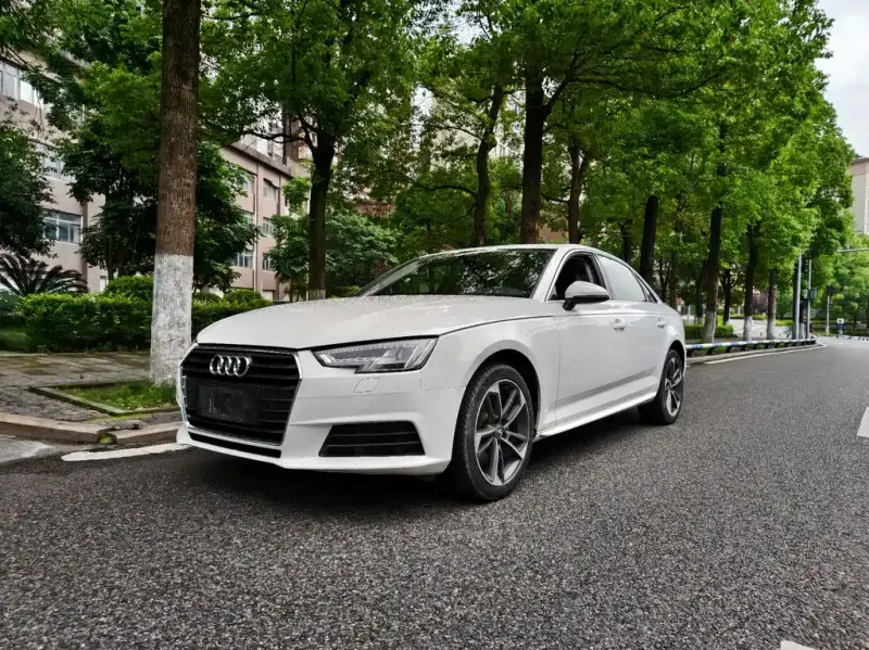 Audi A4L, 2017