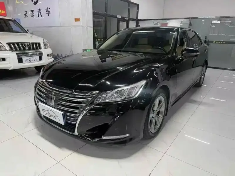 Toyota Crown, 2016