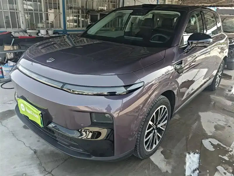 Leapmotor B10, 2025