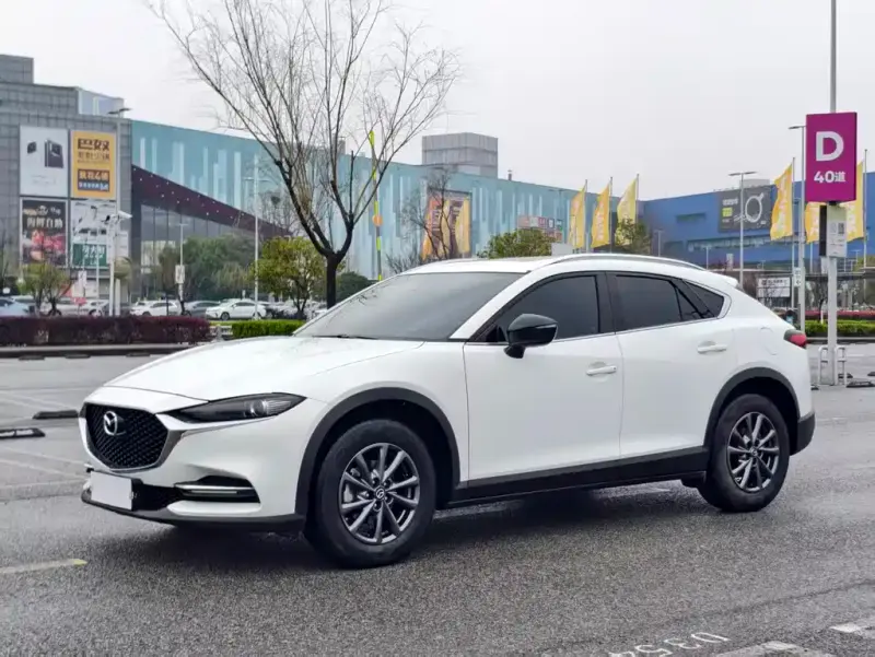Mazda CX-4, 2022