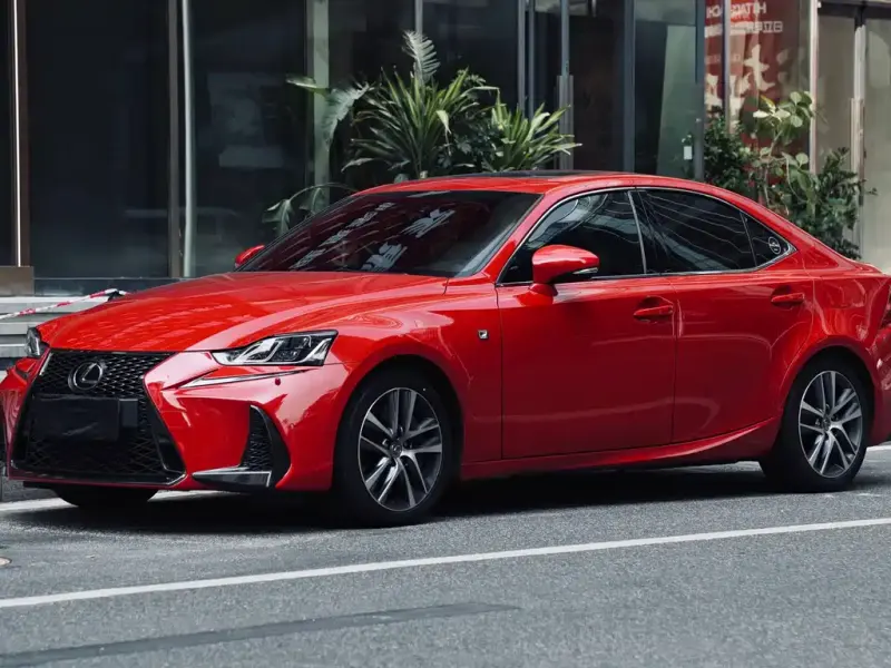 Lexus IS, 2017