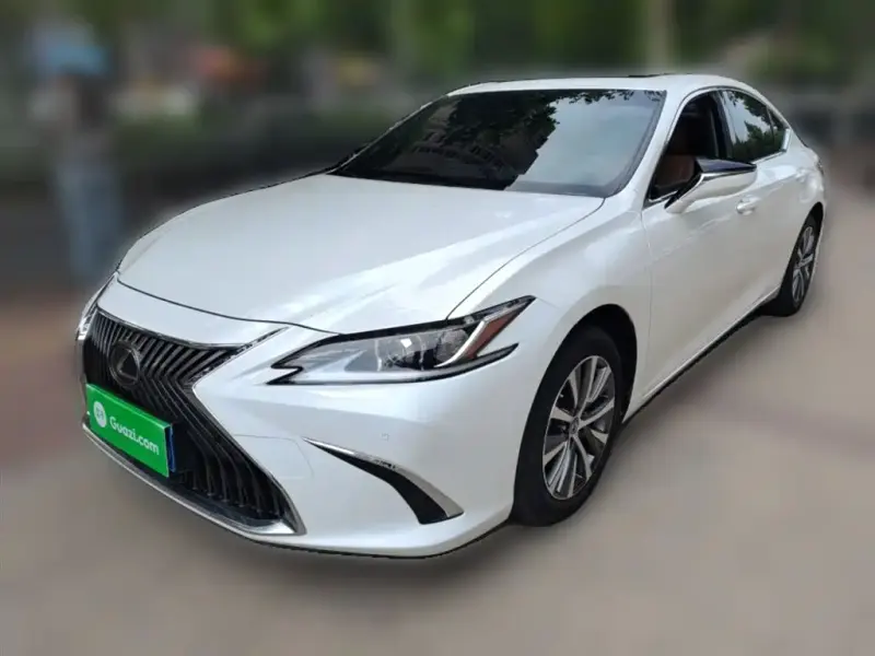 Lexus ES, 2021