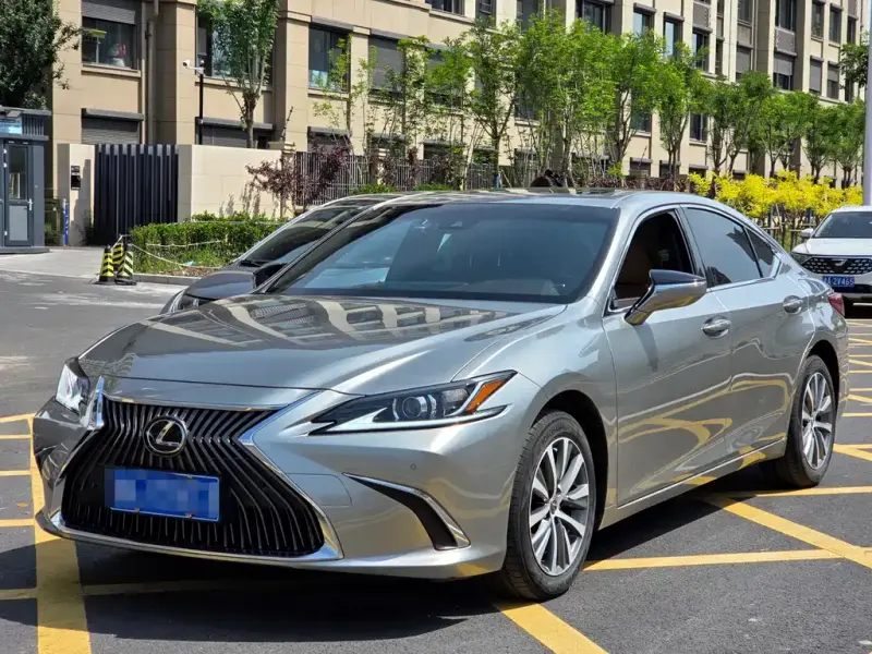 Lexus ES, 2021