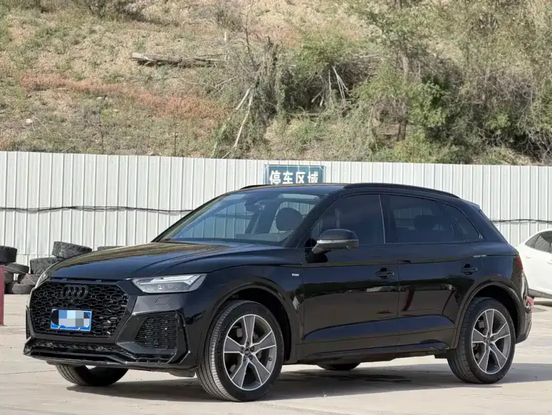 Audi Q5L, 2022