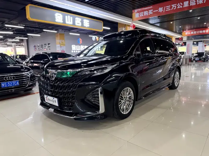 Toyota Sienna, 2025