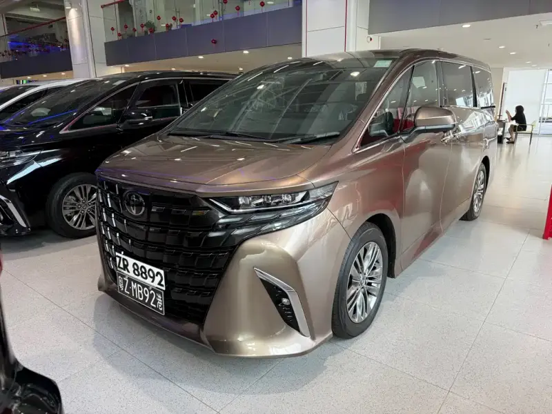 Toyota Alphard, 2025