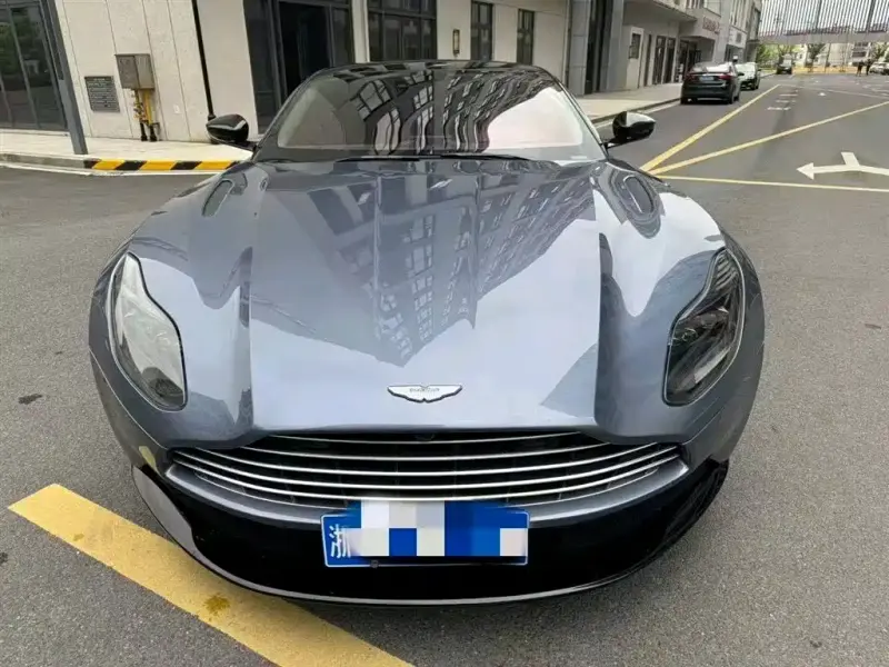 Aston Martin DB11, 2020
