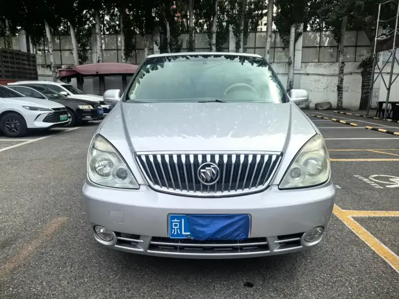 Buick GL8, 2012
