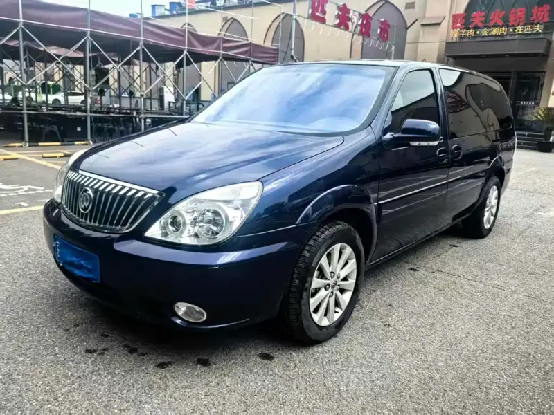 Buick GL8, 2013