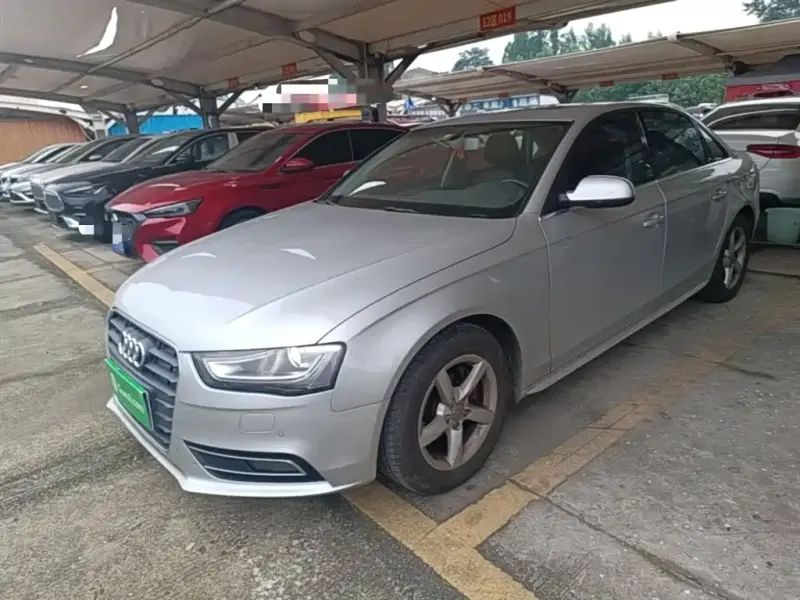 Audi A4L, 2015