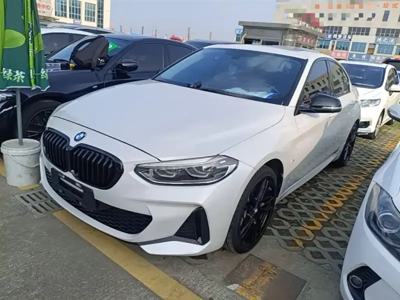 BMW 1 Series, 2022
