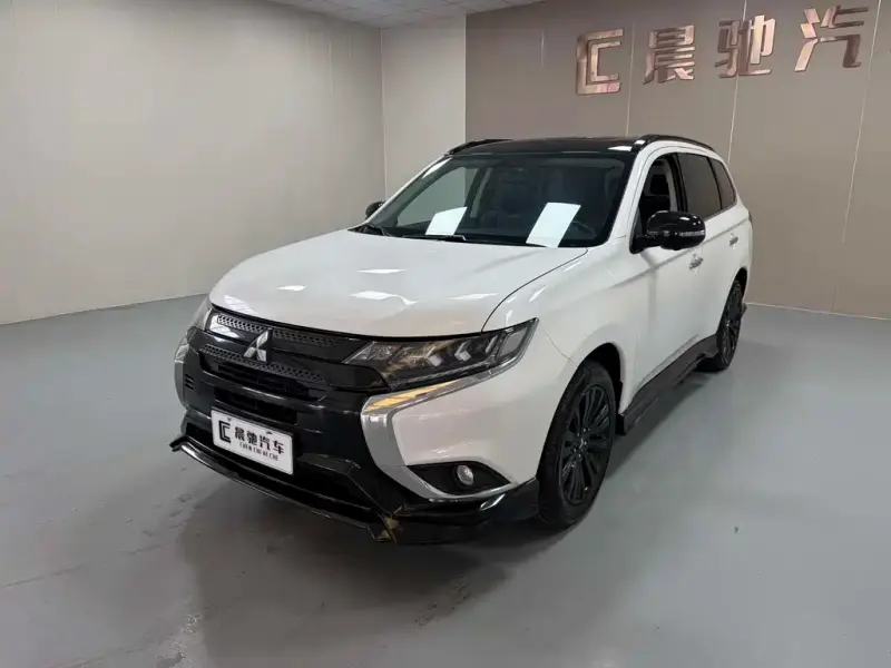 Mitsubishi Outlander, 2023