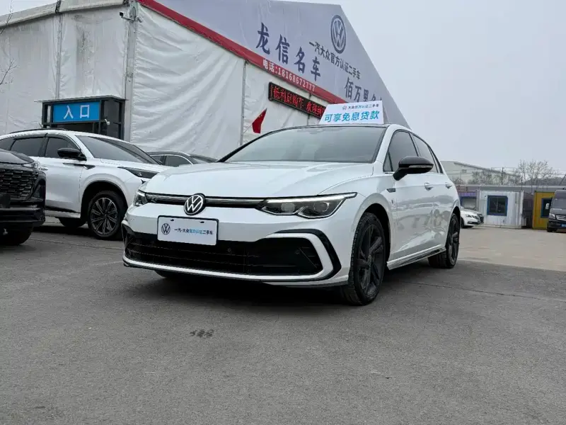 Volkswagen Golf, 2022