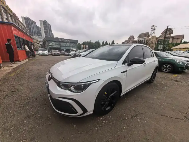 Volkswagen Golf, 2023