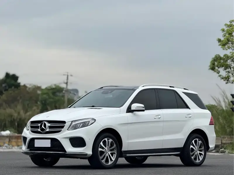 Mercedes-Benz GLE( ), 2015