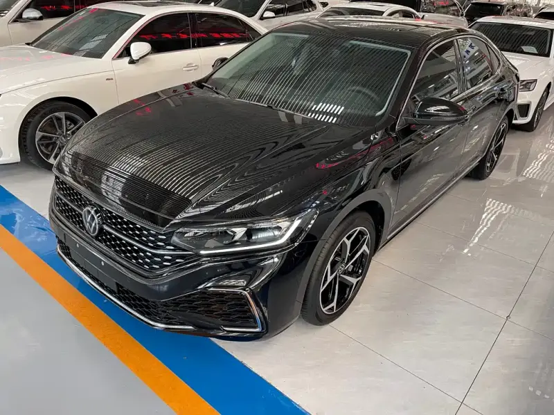 Volkswagen Passat, 2025