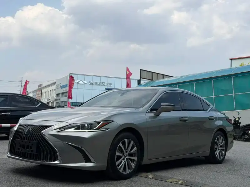 Lexus ES, 2018