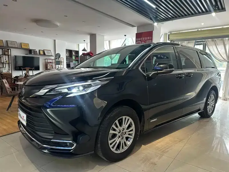 Toyota Sienna, 2023